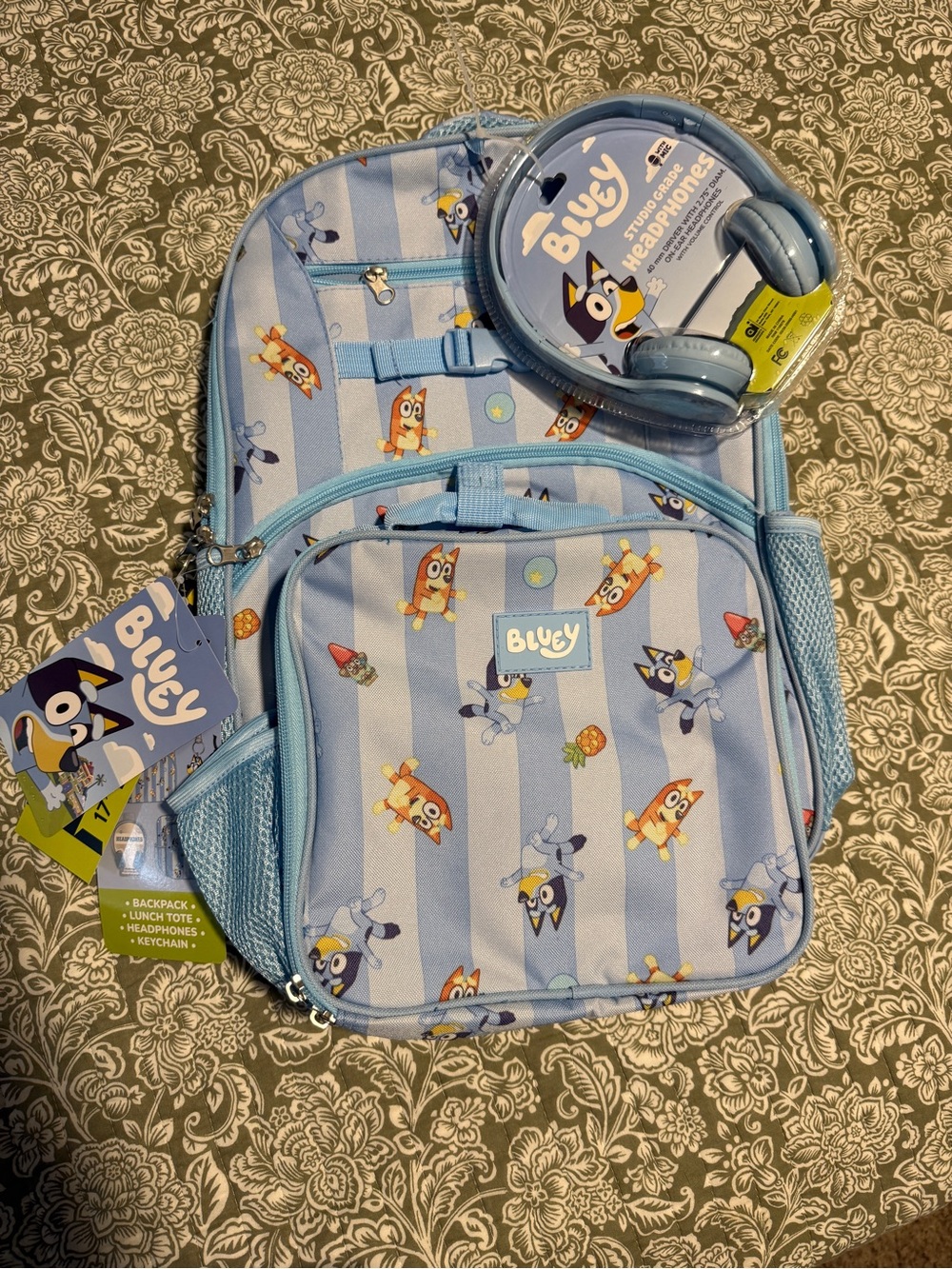 NWT! Bluey Backpack w/ headphones, lunchbox & keychain